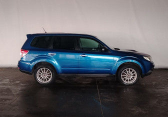 Подержанный автомобиль Subaru Forester Suv 2012 года (7 фото)