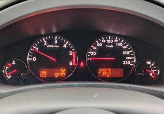 Подержанный автомобиль Nissan Pathfinder 2012 года (14 фото)