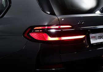Подержанный автомобиль BMW X7 2022 года (16 фото)