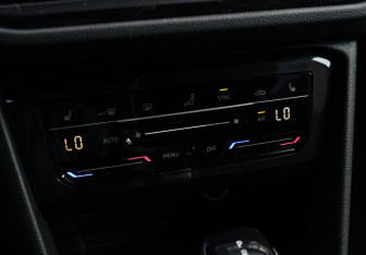 Подержанный автомобиль Volkswagen Tiguan 2021 года (16 фото)