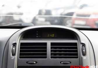 Подержанный автомобиль Kia Cerato Hatchback 2007 года (17 фото)