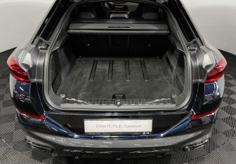 Подержанный автомобиль BMW X6 2021 года (9 фото)