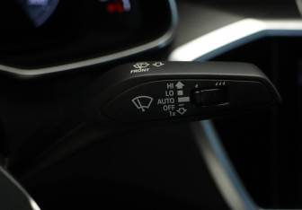 Подержанный автомобиль Audi A6 Sedan 2021 года (13 фото)