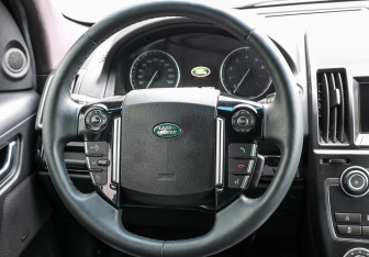 Подержанный автомобиль Land Rover Freelander 2013 года (16 фото)
