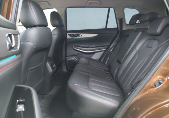 Подержанный автомобиль Changan CS75 2022 года (17 фото)