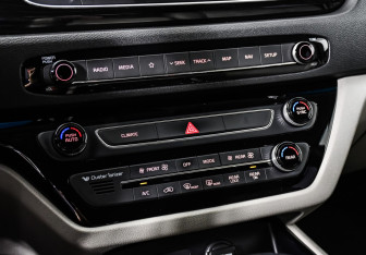 Подержанный автомобиль Kia Carnival 2019 года (22 фото)