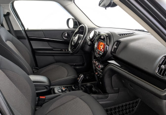 Подержанный автомобиль MINI Countryman 2019 года (13 фото)