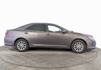 Подержанный автомобиль Toyota Camry Sedan 2016 года (4 фото)