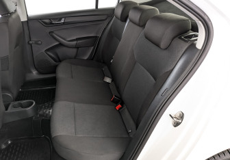 Подержанный автомобиль Skoda Rapid Liftback 2019 года (18 фото)