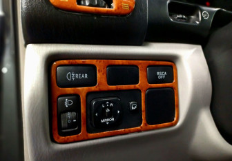 Подержанный автомобиль Toyota Land Cruiser Suv 2002 года (19 фото)