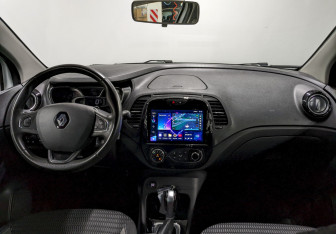 Подержанный автомобиль Renault Kaptur 2020 года (22 фото)