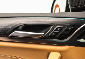 Подержанный автомобиль BMW X4 2021 года (25 фото)