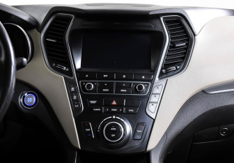 Подержанный автомобиль Hyundai Santa Fe 2017 года (12 фото)