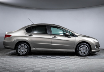 Подержанный автомобиль Peugeot 408 2013 года (4 фото)