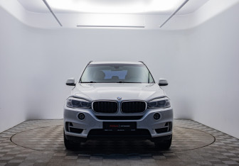 Подержанный автомобиль BMW X5 2015 года (2 фото)