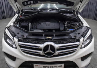 Подержанный автомобиль Mercedes-Benz GLE 2016 года (9 фото)