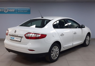 Подержанный автомобиль Renault Fluence 2013 года (5 фото)