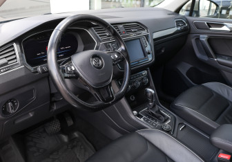 Подержанный автомобиль Volkswagen Tiguan 2017 года (17 фото)
