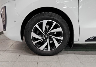 Подержанный автомобиль Citroen SpaceTourer 2019 года (20 фото)