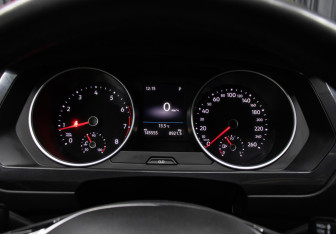 Подержанный автомобиль Volkswagen Tiguan 2018 года (13 фото)