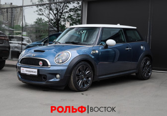 Подержанный автомобиль MINI Hatch 2009 года (1 фото)