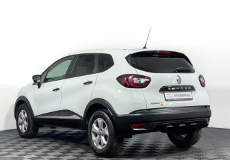 Подержанный автомобиль Renault Kaptur 2018 года (7 фото)