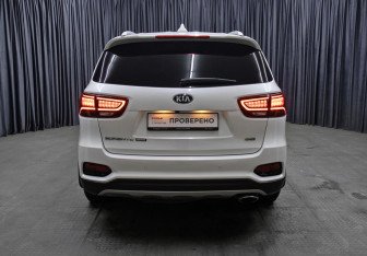 Подержанный автомобиль Kia Sorento 2019 года (6 фото)