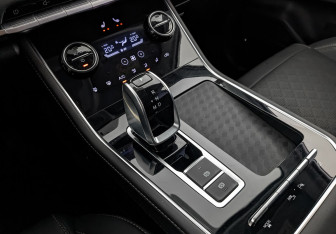 Подержанный автомобиль Chery Tiggo 8 2023 года (19 фото)