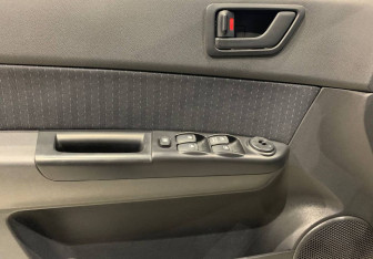 Подержанный автомобиль Hyundai Getz 2007 года (12 фото)