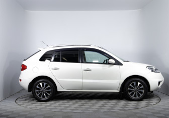 Подержанный автомобиль Renault Koleos 2013 года (4 фото)