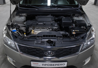 Подержанный автомобиль Kia Ceed Wagon 2011 года (9 фото)