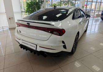 Подержанный автомобиль Kia K5 2020 года (5 фото)