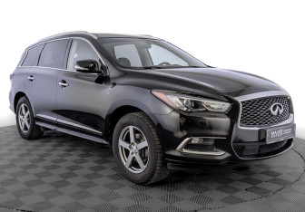 Подержанный автомобиль Infiniti QX60 2019 года (3 фото)