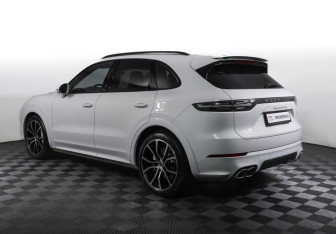 Подержанный автомобиль Porsche Cayenne 2018 года (7 фото)