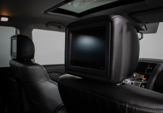 Подержанный автомобиль Infiniti QX80 2018 года (24 фото)