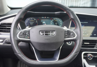 Подержанный автомобиль Geely Tugella 2022 года (14 фото)