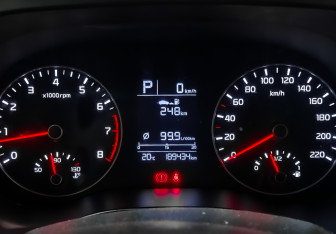 Подержанный автомобиль Kia Rio Hatchback 2021 года (14 фото)