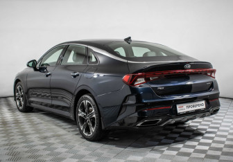 Подержанный автомобиль Kia K5 2021 года (7 фото)