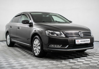 Подержанный автомобиль Volkswagen Passat Sedan 2013 года (3 фото)