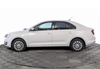 Подержанный автомобиль Skoda Rapid Liftback 2019 года (8 фото)