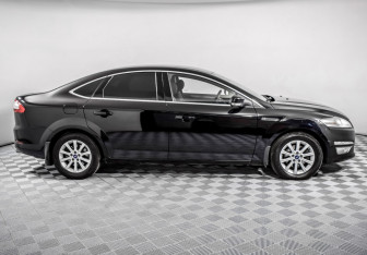 Подержанный автомобиль Ford Mondeo Sedan 2013 года (4 фото)