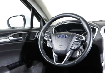 Подержанный автомобиль Ford Mondeo Sedan 2018 года (13 фото)