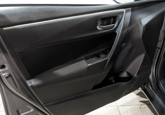 Подержанный автомобиль Toyota Corolla Sedan 2014 года (19 фото)