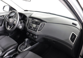 Подержанный автомобиль Hyundai Creta 2019 года (10 фото)