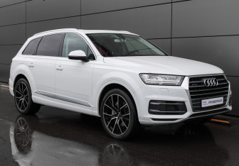 Подержанный автомобиль Audi Q7 2016 года (3 фото)