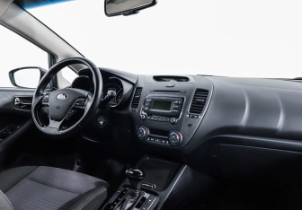 Подержанный автомобиль Kia Cerato Sedan 2019 года (7 фото)