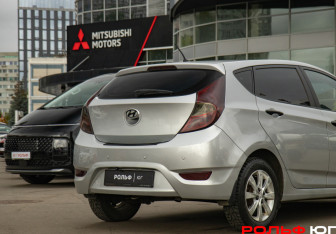 Подержанный автомобиль Hyundai Solaris Hatchback 2013 года (16 фото)