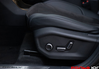 Подержанный автомобиль Geely Monjaro 2023 года (15 фото)