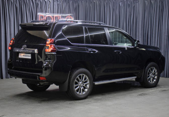 Подержанный автомобиль Toyota Land Cruiser Prado 2020 года (5 фото)