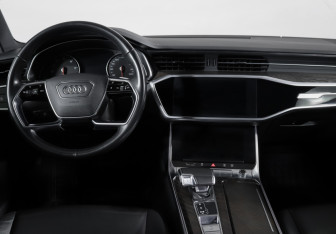 Подержанный автомобиль Audi A6 Sedan 2021 года (12 фото)